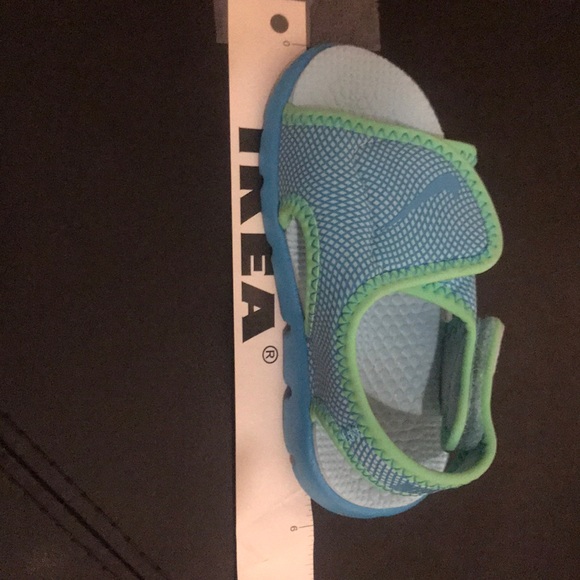 Baby Girl Nike Adjustable Sandals. 6c NWOT - Picture 4 of 4